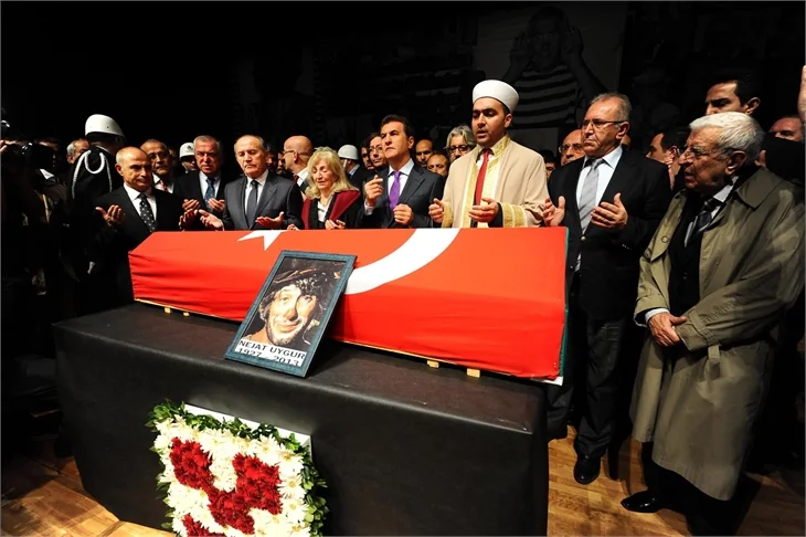 Nejat Uygur son yolculuğuna uğurlandı