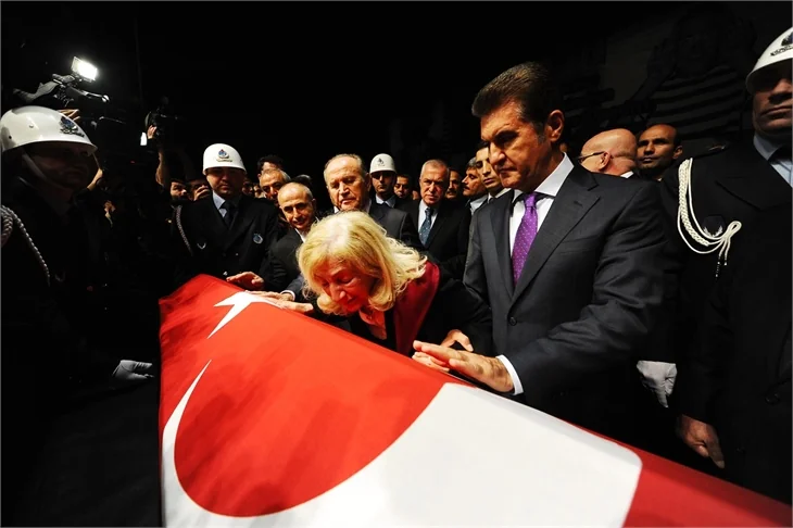 Nejat Uygur son yolculuğuna uğurlandı