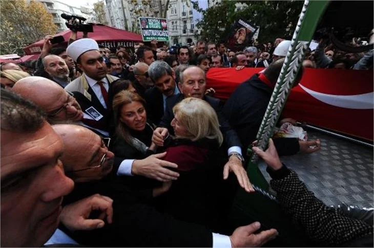 Nejat Uygur son yolculuğuna uğurlandı