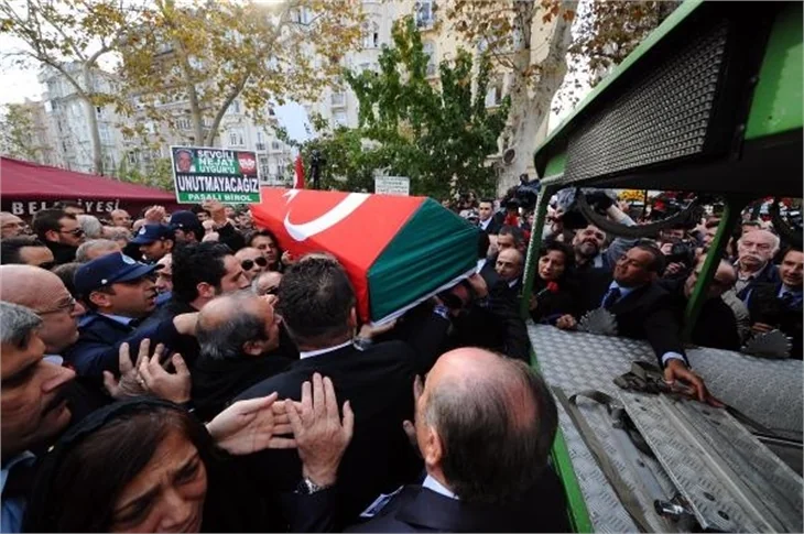 Nejat Uygur son yolculuğuna uğurlandı