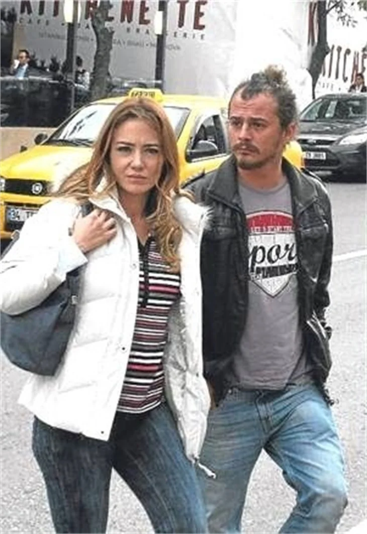 Deniz Uğur nişanlandı!