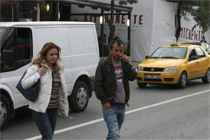 Deniz Uğur nişanlandı!