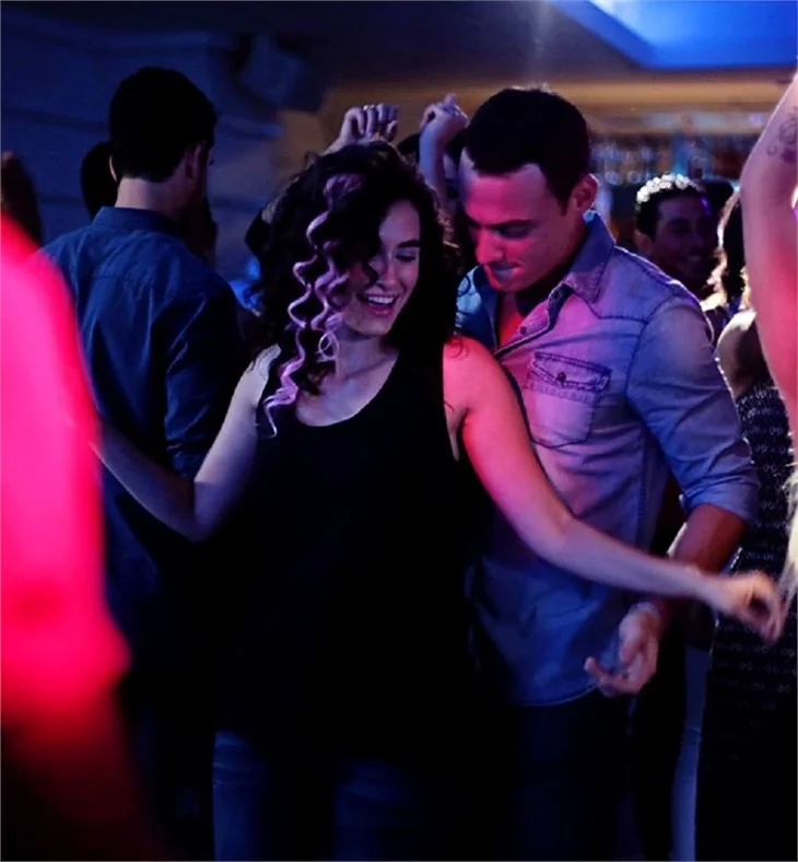 "Güneşi Beklerken" setinde büyük şok!