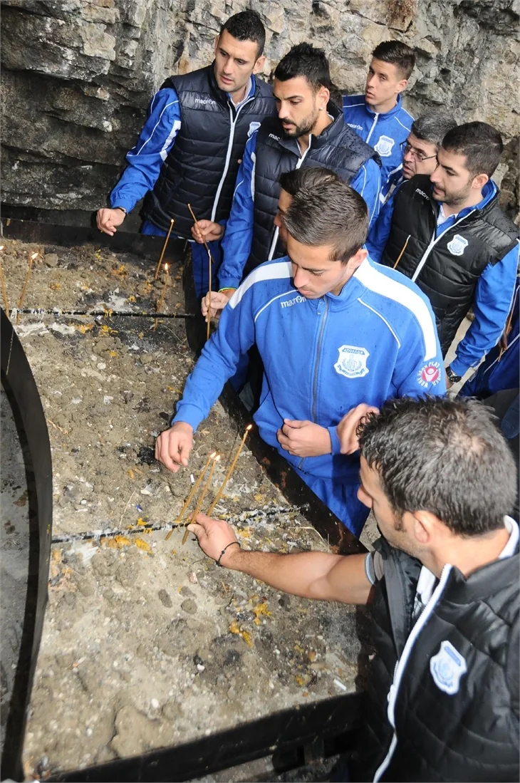 Apollon Limassollu futbolcular Sümela Manastırı’nı gezdi