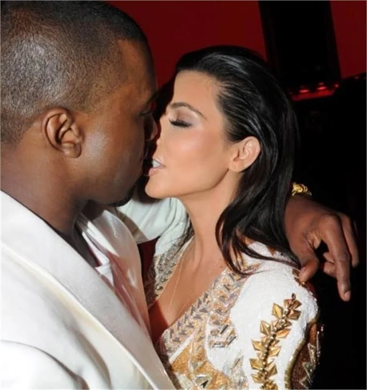 Kim Kardashian'ın klibi pornografik bulundu!