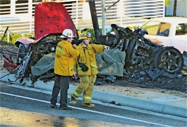 Paul Walker araba kazasında hayatını kaybetti