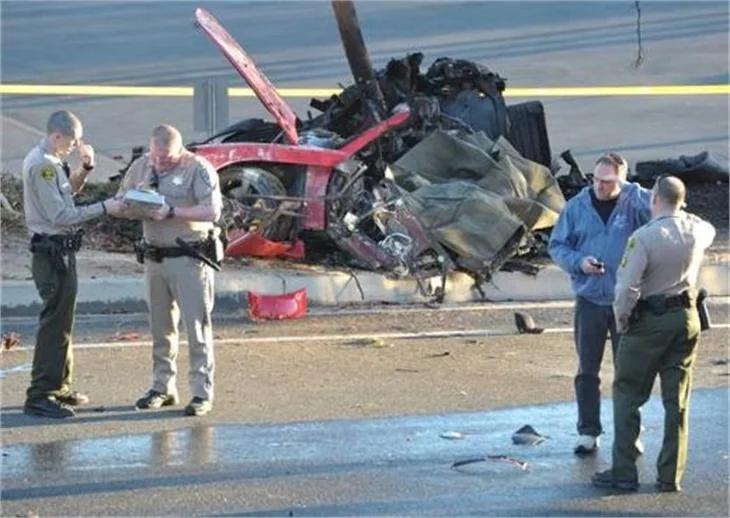 Paul Walker araba kazasında hayatını kaybetti