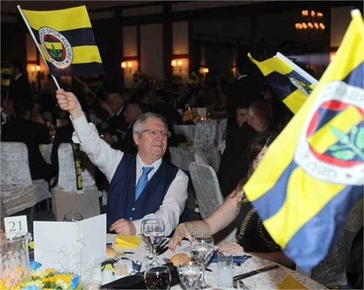 Fenerbahçe Ebru Gündeş ve Enbe Orkestrası'yla ile eğlendi