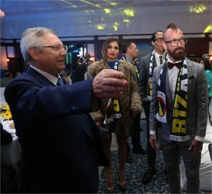 Fenerbahçe Ebru Gündeş ve Enbe Orkestrası'yla ile eğlendi