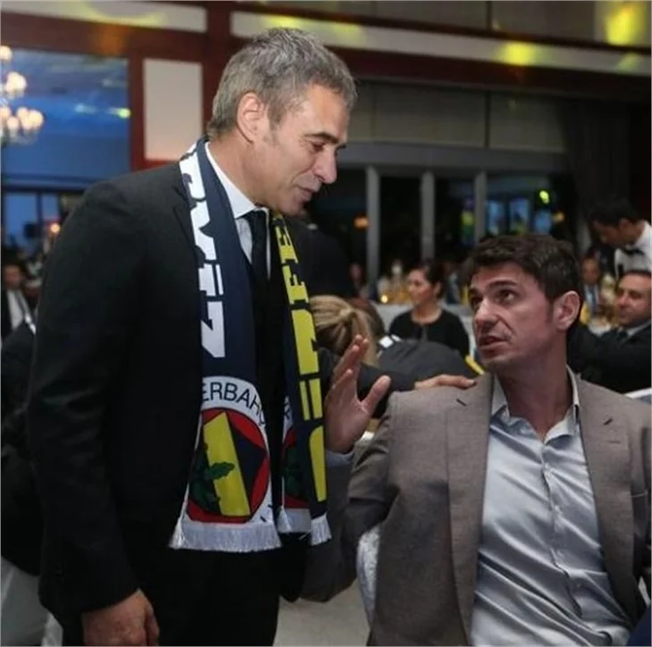 Fenerbahçe Ebru Gündeş ve Enbe Orkestrası'yla ile eğlendi