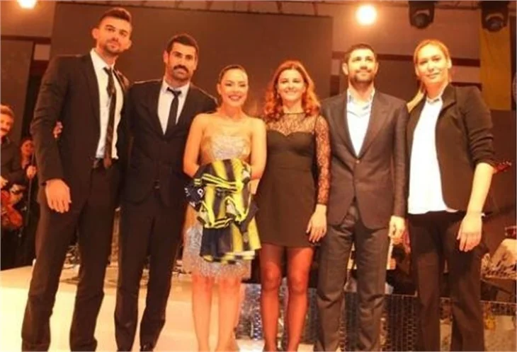 Fenerbahçe Ebru Gündeş ve Enbe Orkestrası'yla ile eğlendi