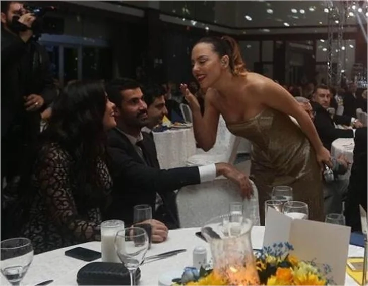 Fenerbahçe Ebru Gündeş ve Enbe Orkestrası'yla ile eğlendi