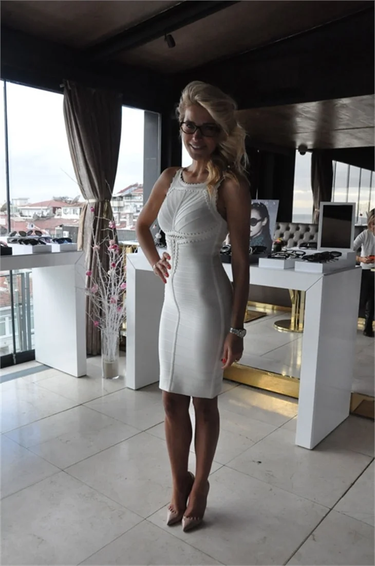 Burcu Esmersoy'dan gelinlik açıklaması!