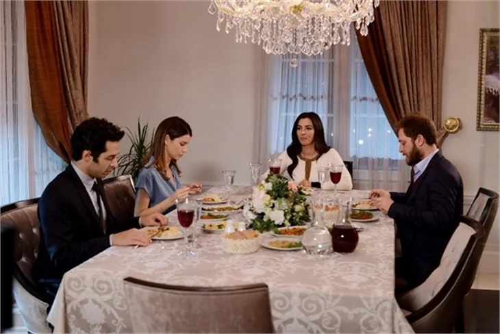 İntikam'da Şahika namlunun ucunda