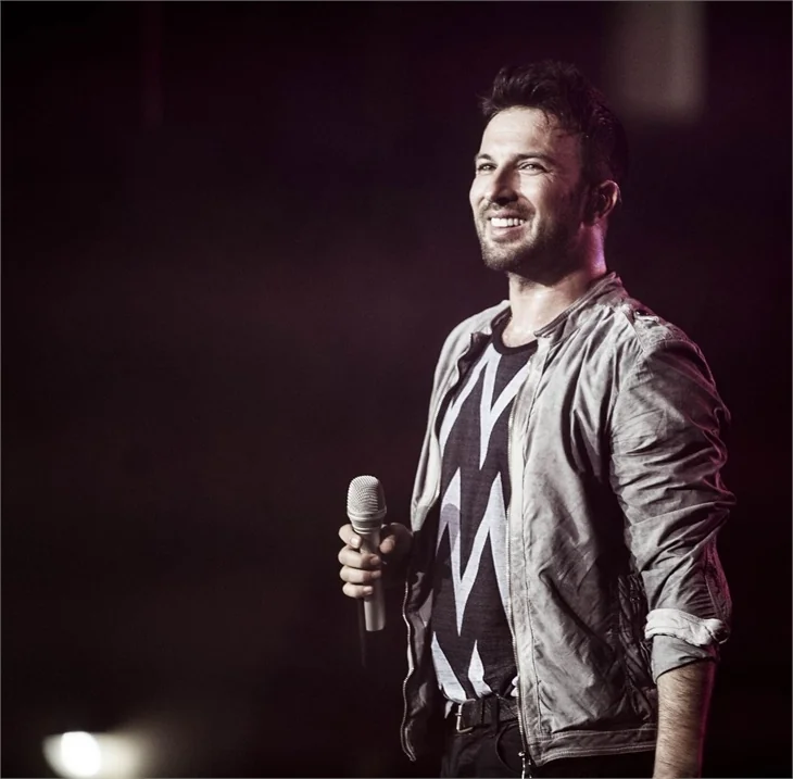 Tarkan 1 milyon TL'yi elinin tersiyle itti!
