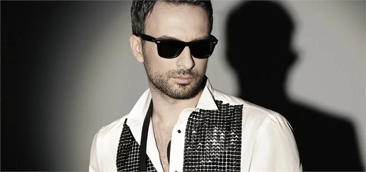 Tarkan 1 milyon TL'yi elinin tersiyle itti!