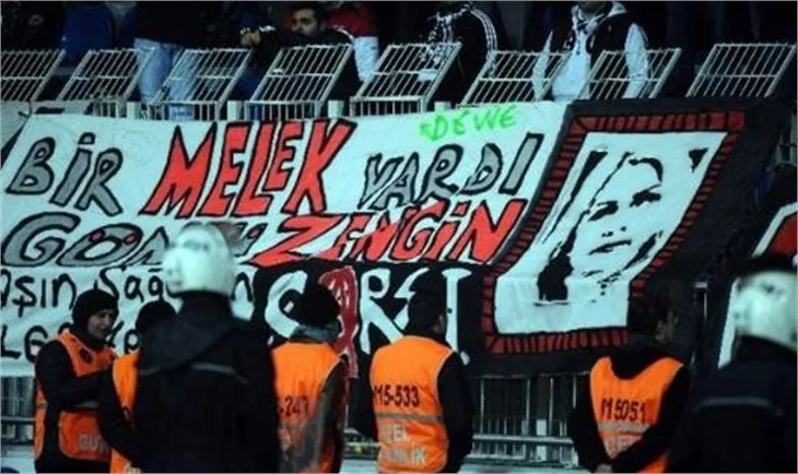 Kasımpaşa - Beşiktaş maçında saha karıştı