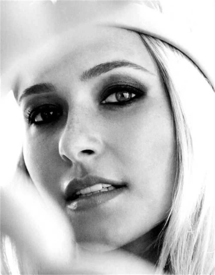 Hayden Panettiere'den çekici kareler!