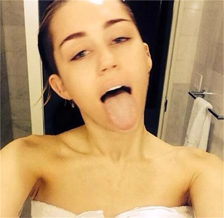 Ünlülerin banyo selfie'leri!