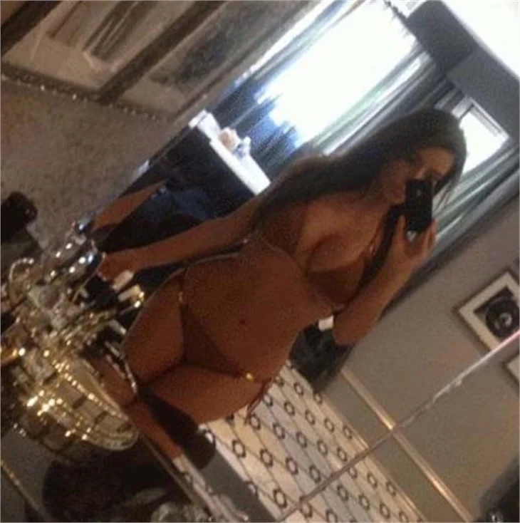 Ünlülerin banyo selfie'leri!