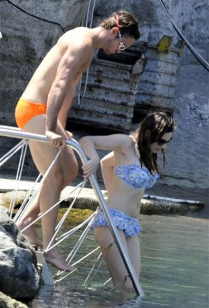 Kelly Brook'un aşktan yana yüzü gülmedi!