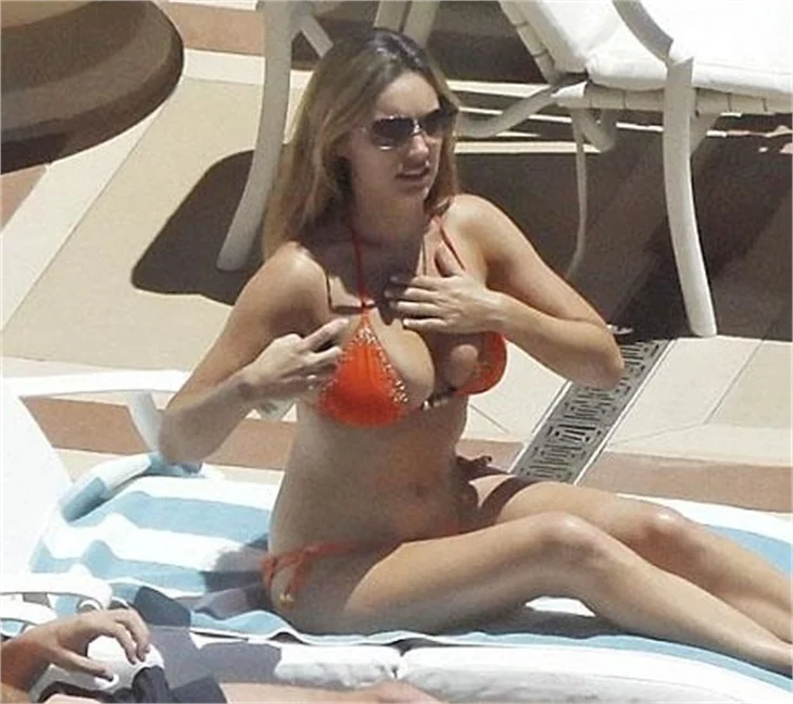Kelly Brook'un aşktan yana yüzü gülmedi!