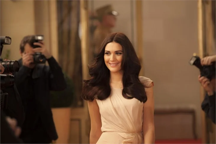 Bergüzar Korel, İngiltere yolcusu!