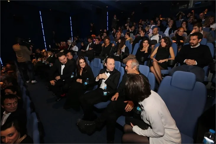 "Patron Mutlu Son İstiyor" filminin galasına ünlü akını!