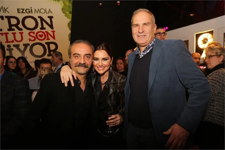 "Patron Mutlu Son İstiyor" filminin galasına ünlü akını!