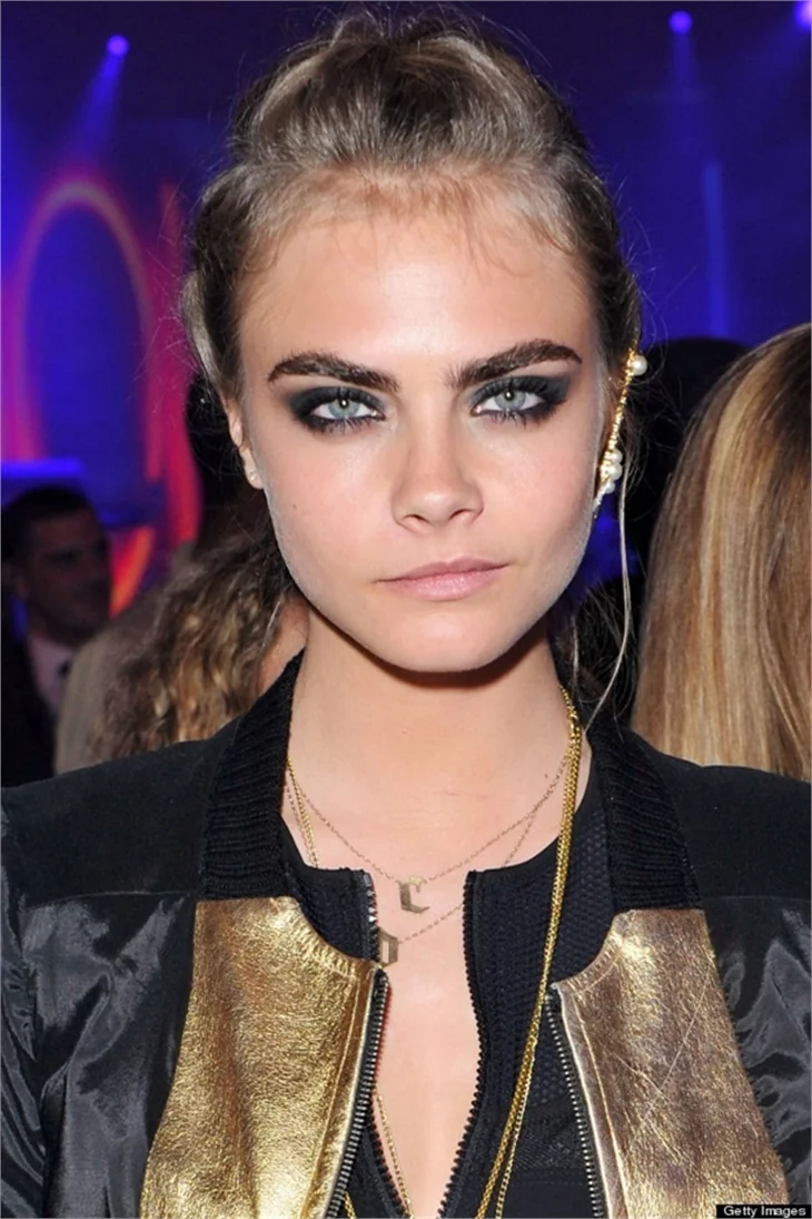 Cara Delevingne'den çekici kareler!