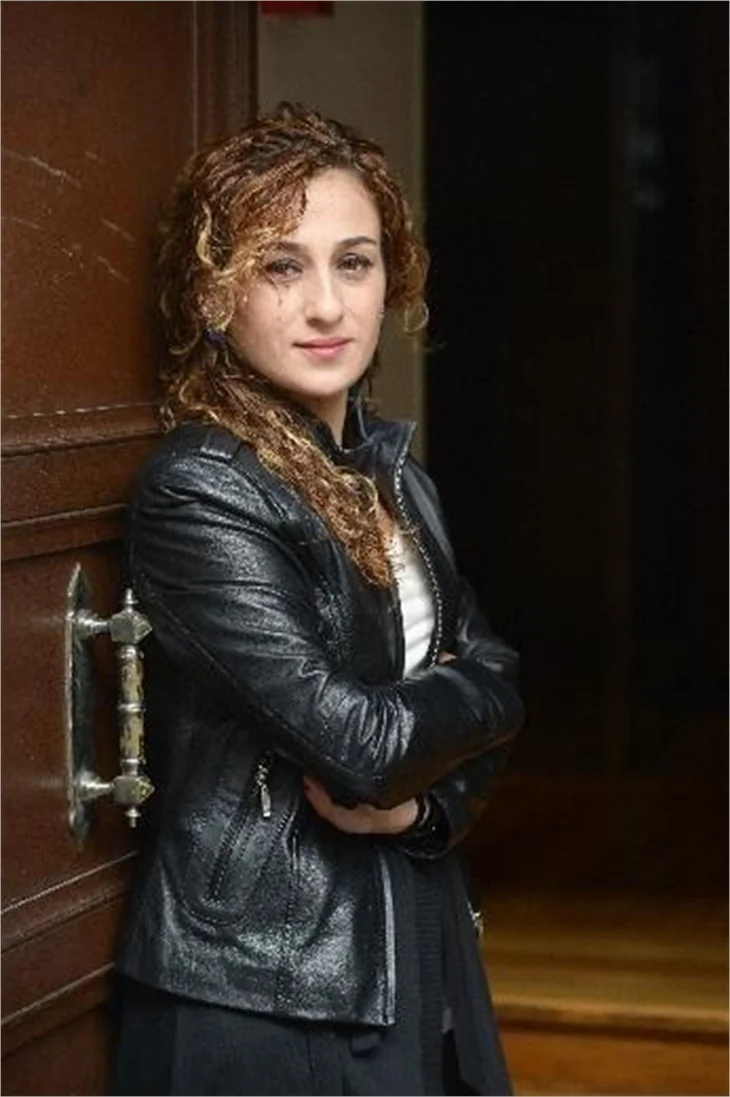 "İzzet beni pavyona götür!"