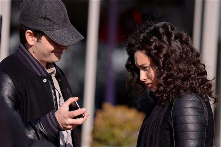 "Güneşi Beklerken"de Zeynep'e büyük tehdit!