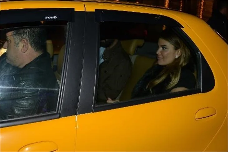 Özlem Yıldız takside Ece Erken nerede?