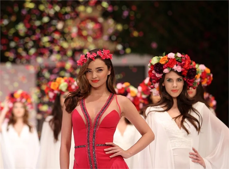 Miranda Kerr, Antalya'da podyuma çıktı!