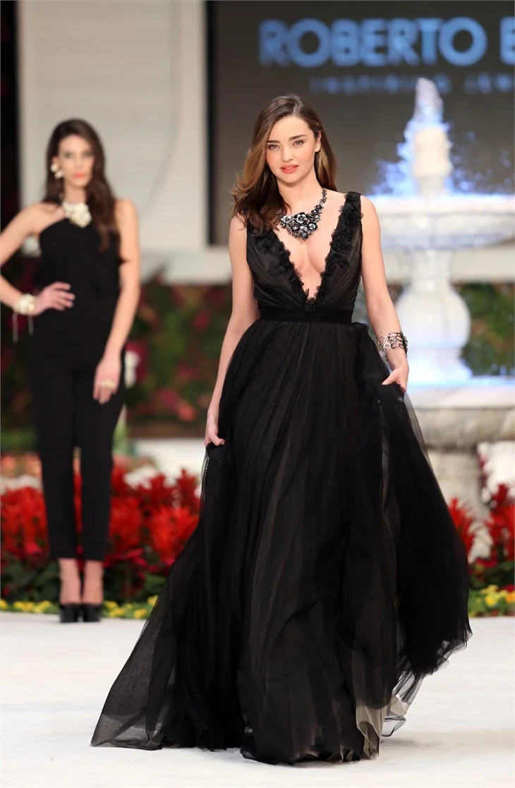 Miranda Kerr, Antalya'da podyuma çıktı!