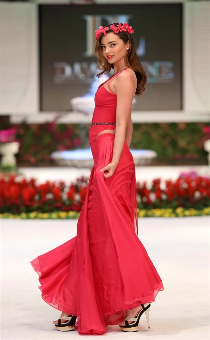 Miranda Kerr, Antalya'da podyuma çıktı!