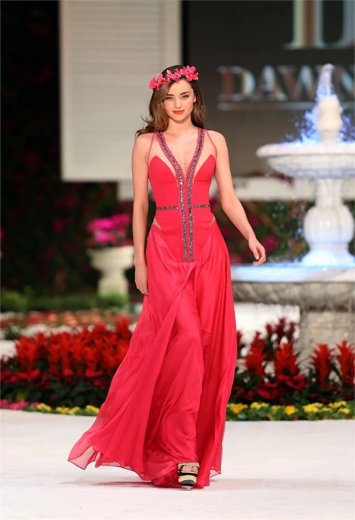 Miranda Kerr, Antalya'da podyuma çıktı!
