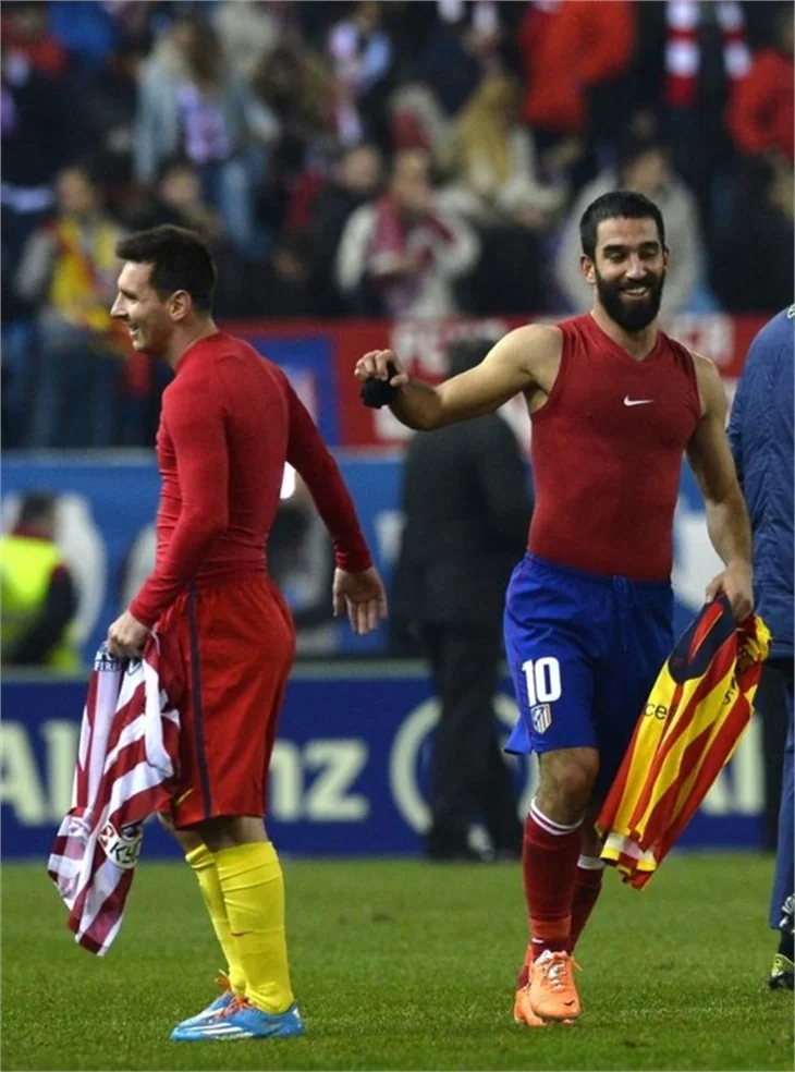 Arda ve Messi formaları değişti