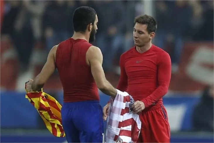 Arda ve Messi formaları değişti