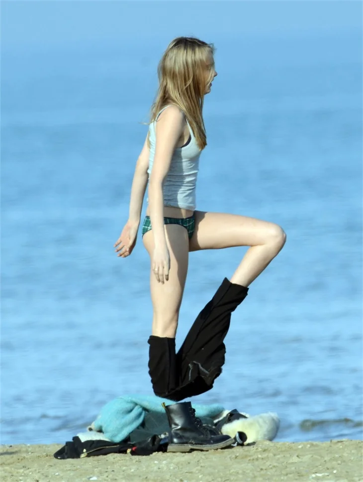 Cara Delevingne flaşlara aldırmadı!