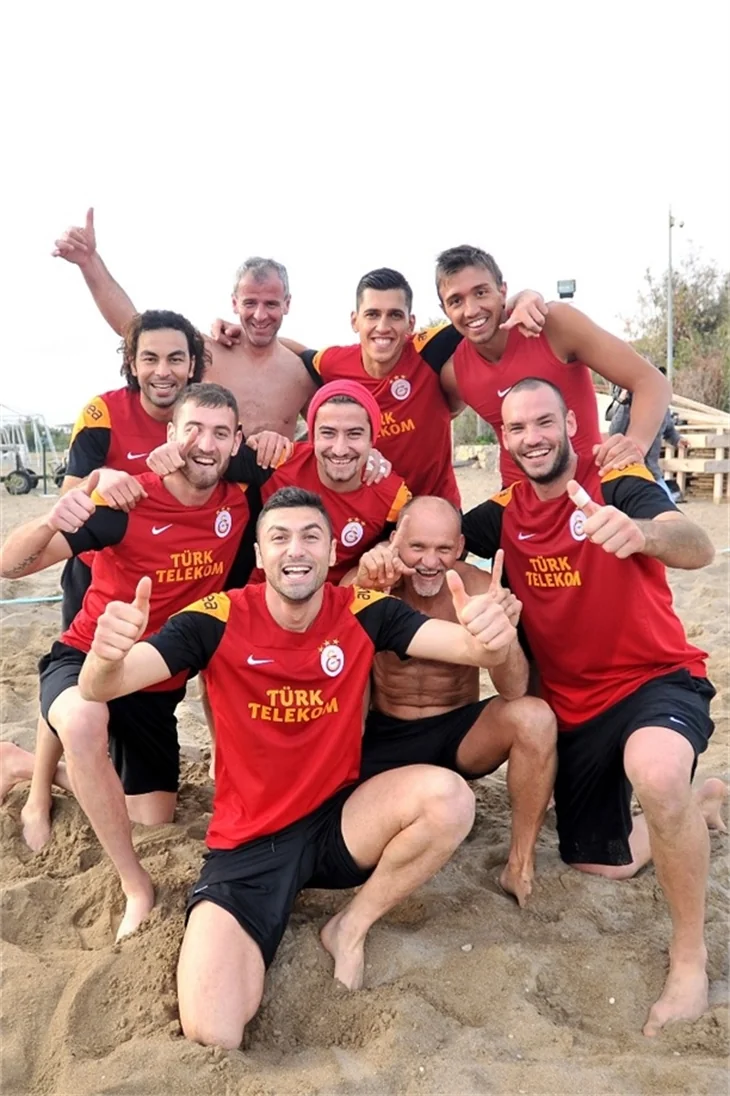Galatasaraylı futbolcular voleybol oynarsa...