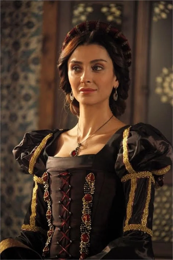 Özge Ulusoy, "Muhteşem Yüzyıl"da