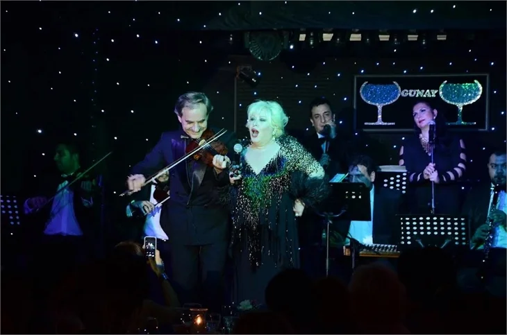 Ajda Pekkan, Günay'da Muazzez Abacı'yı dinledi!