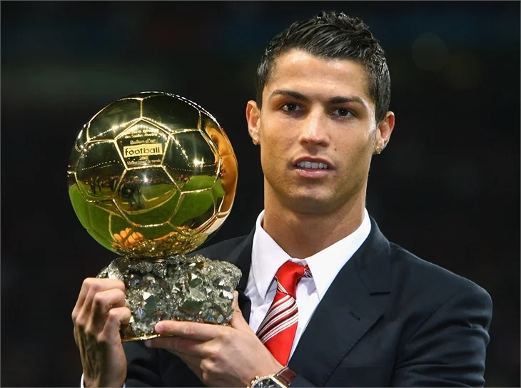 Ronaldo‘dan inanılmaz nişan hediyesi!