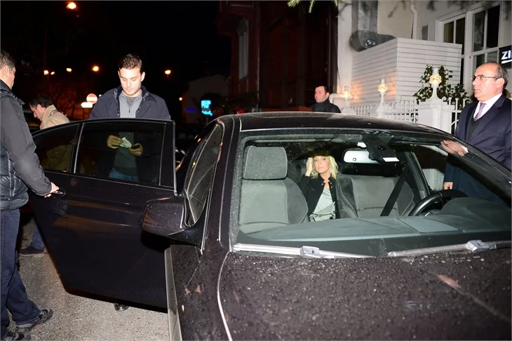 Saba Tümer ile Mehmet Aslan rahatsız oldu!