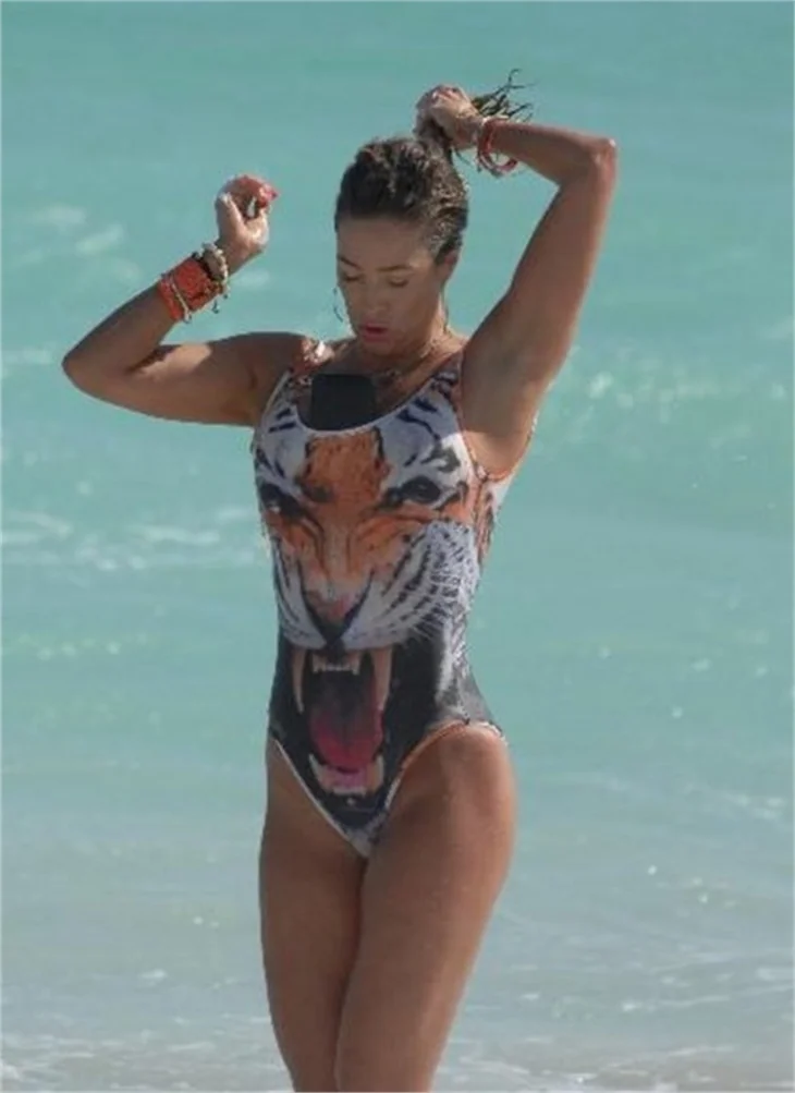 Spor modeli Jennifer Nicole Lee!