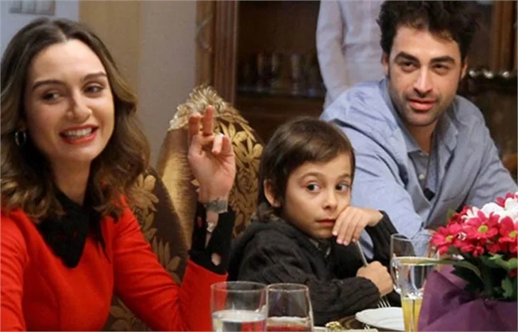 Dizi setinde fenalaştı!
