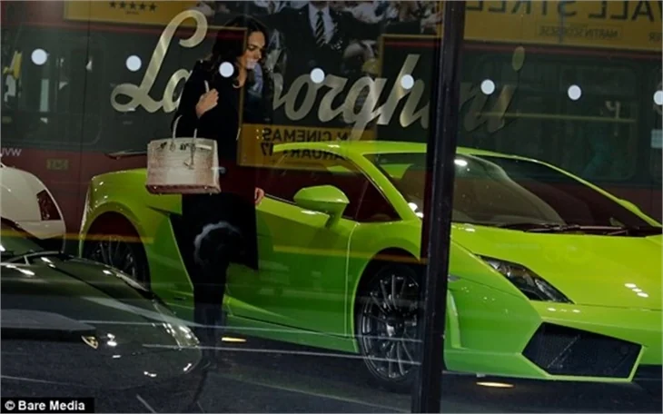 Tamara Ecclestone kendisini ödüllendirdi!