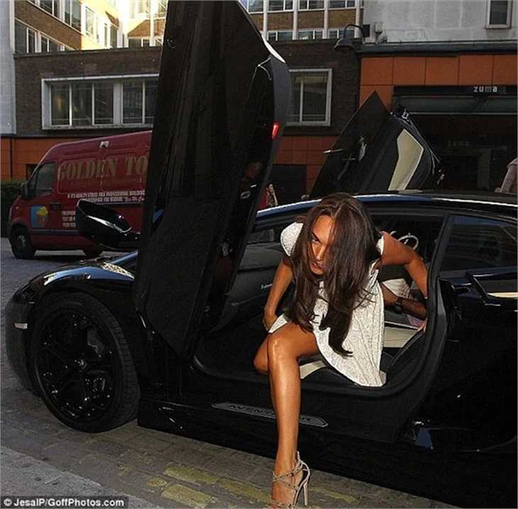 Tamara Ecclestone kendisini ödüllendirdi!