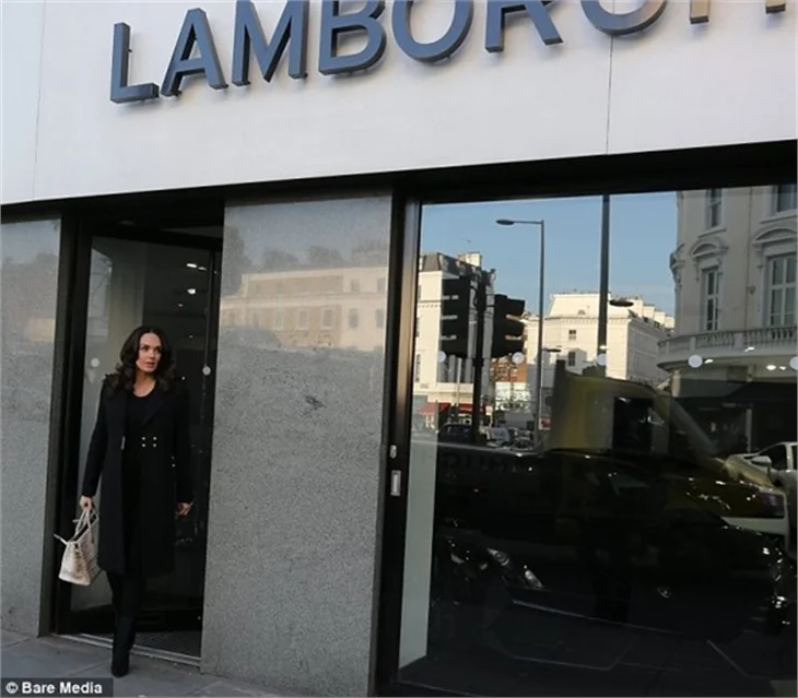 Tamara Ecclestone kendisini ödüllendirdi!